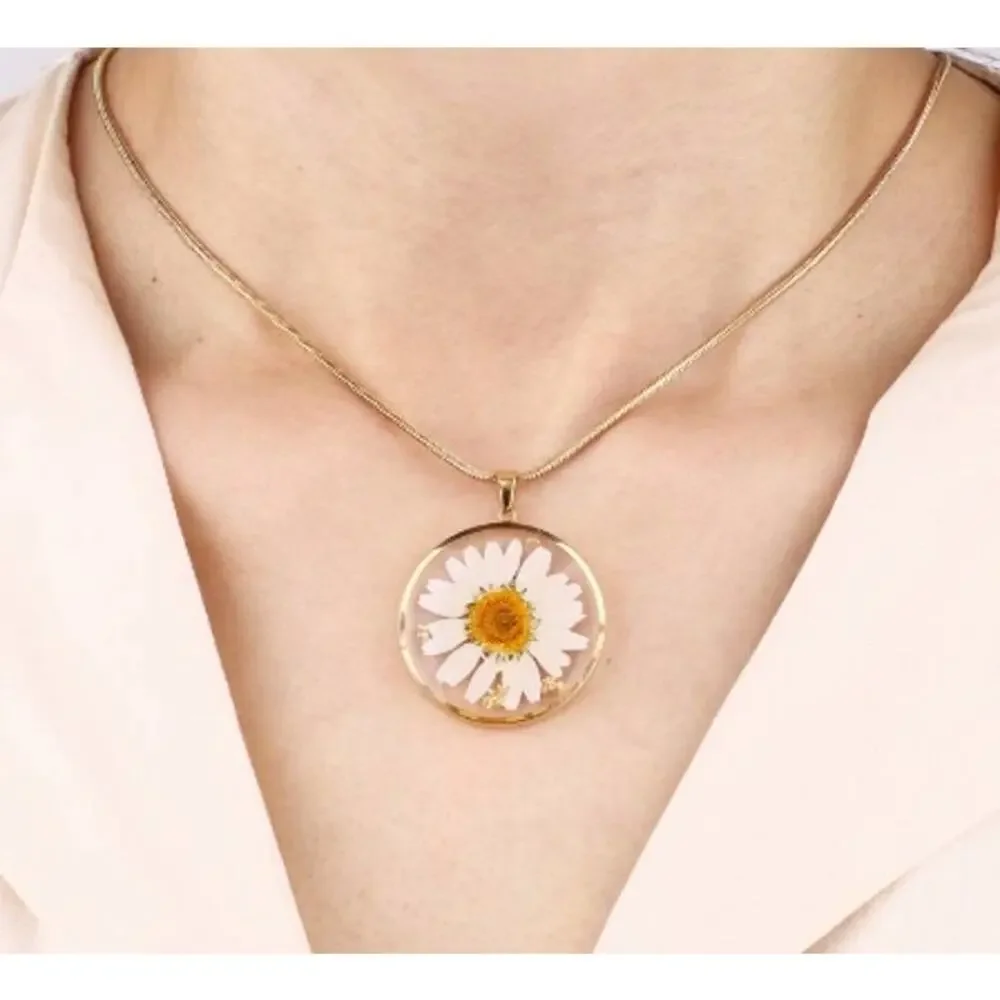 Mint & Lilly Pressed Birth Flower Necklace*April*Daisy*Gold - Picture 2 of 2